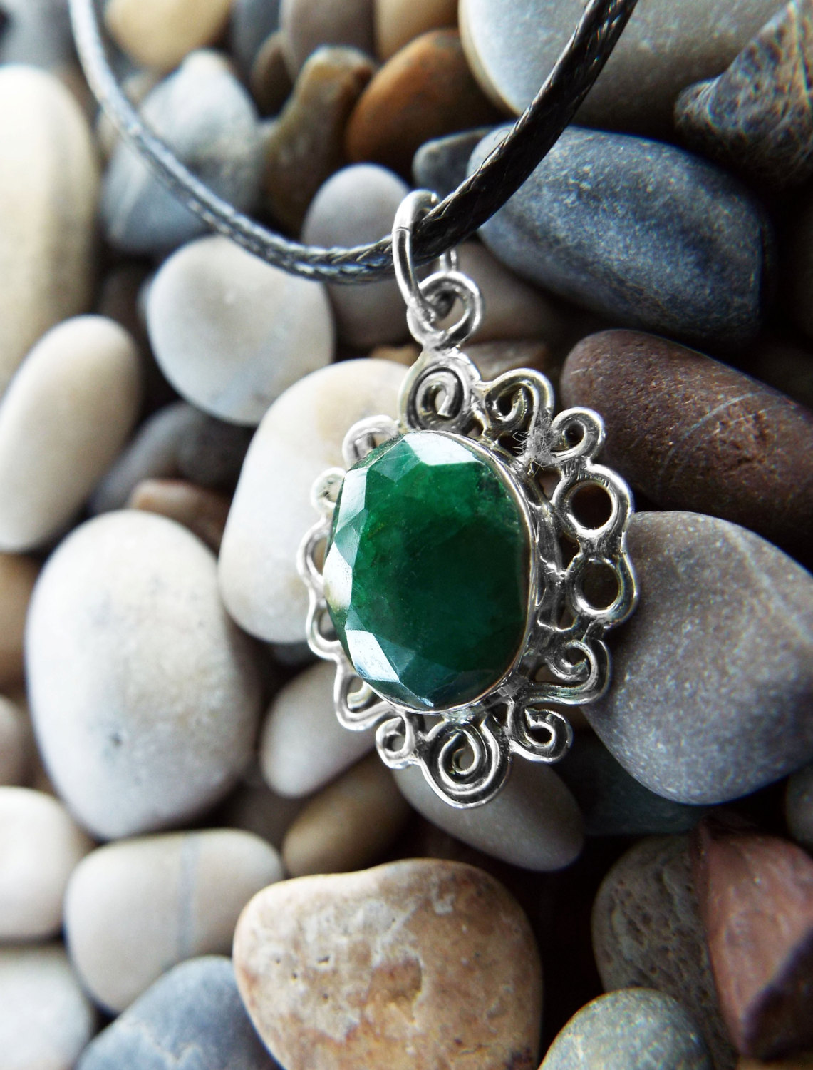 Emerald Pendant Gemstone Silver Necklace Green Handmade ... (1141 x 1500 Pixel)